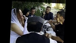 mama trae amiga lesbiana la casa