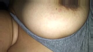 ver videos hijos calientes espiando a madre con hilo dental