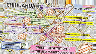 madre e hija espiadas por su hijo