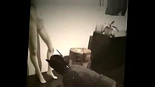 un bain entre frère et sœur tourne à la baise hard