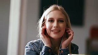 blonde sucking fucking and get it in the asss
