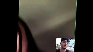 video de mi prima viendo tele vien cachonda6