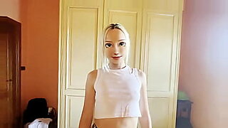 memek sempit dimasukin kontol besar