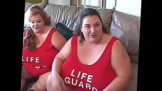 1 guy cuns in 2 girls