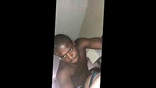 kinky chiropractic set camera and tape while seducing sexy client into fucking by drilling her g spot
