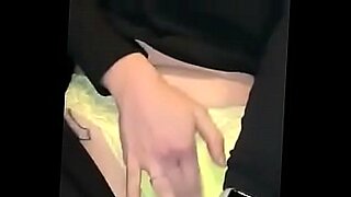 emily23 cam girl show shaved pussy free