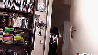 wwwxxxfull filam yunig 18years boye and old mothrs fuking move comon