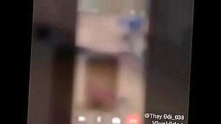 ver videos hijos calientes espiando a madre con hilo dental