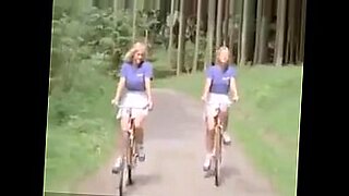 mere et copine de sa fille