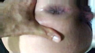 mulher do corno com o cu virgem com dor