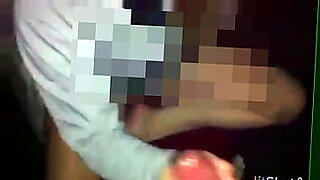 le presta la verga a su amiga