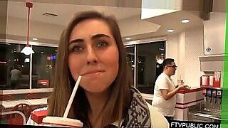 flashing pusy in public