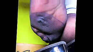 flash dick in restaurant