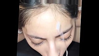 encostando pau na mao