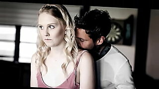 amateur girls flash and hostess sucks dick in money talks stunt