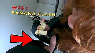 flashing pusy in public