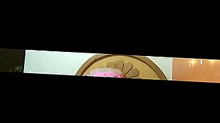 5 log ek aurat ko sex karti hui jabardasth bajaj cooker ke sath sex