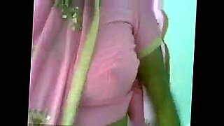 sunny leone sunny leoni teasing in green saree