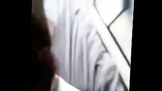 slut dildoing naked and pees in the snow