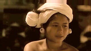 gadis cantik ngocok memek