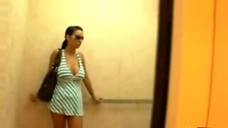 girls first xxx blod video