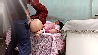 girls first xxx blod video