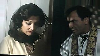 sunny leone sari stripping video new