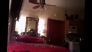 ibu di tinggal suami dan main sama anak
