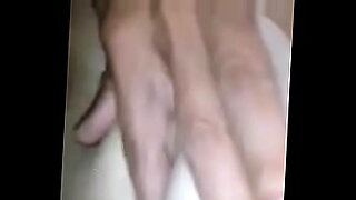 girls first xxx blod video
