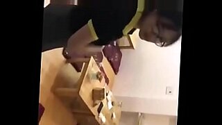 espiando ala gorda de mi suegra meandose con camaras