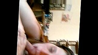 mari regarde sa femme jouir