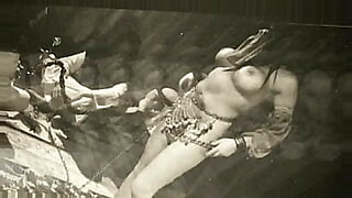 naked sunny sex dance