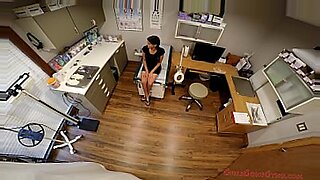 both pantyhose suck part