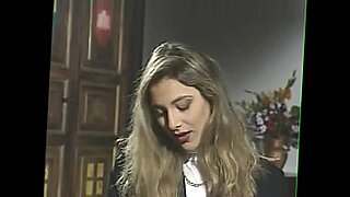 mujer seduce a tecnico de cable