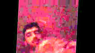 cuando esta dormida mi hermana entro en su pieza para espiarle su culo