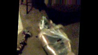 girls first xxx blod video