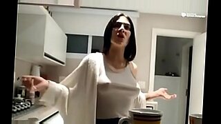 porno mama tiri lagi mandi