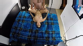 criyin group sex
