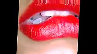 girls first xxx blod video