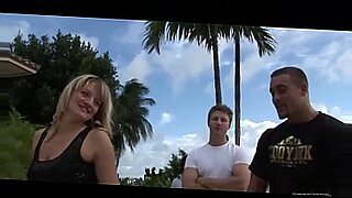 girl ignores guy