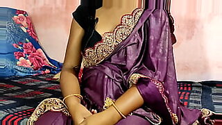 indian aunty saree re and showing pussyfucking