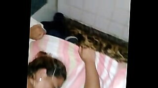 girls first xxx blod video