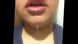 mature slut piss and gives head