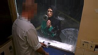 turbanli hijab oral sex agzina aliyor
