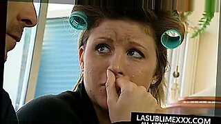 girls first xxx blod video