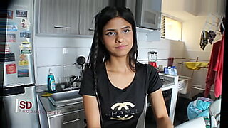 femme qui branle des bite avec sa culotte