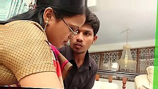 very difficult to push the inside her pussy a cock