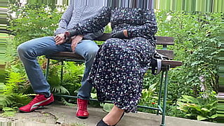 peeing in high heels