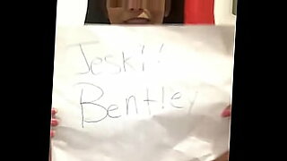 plz lick my hot pussy