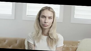 girl masterbates and inserts for lesbian squirting